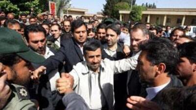 Mahmoud Ahmadinejad has threatened to hold a referendum on the budget and to refuse to implement its provisions unless an additional $20 billion is shifted to offset slashed subsidies.