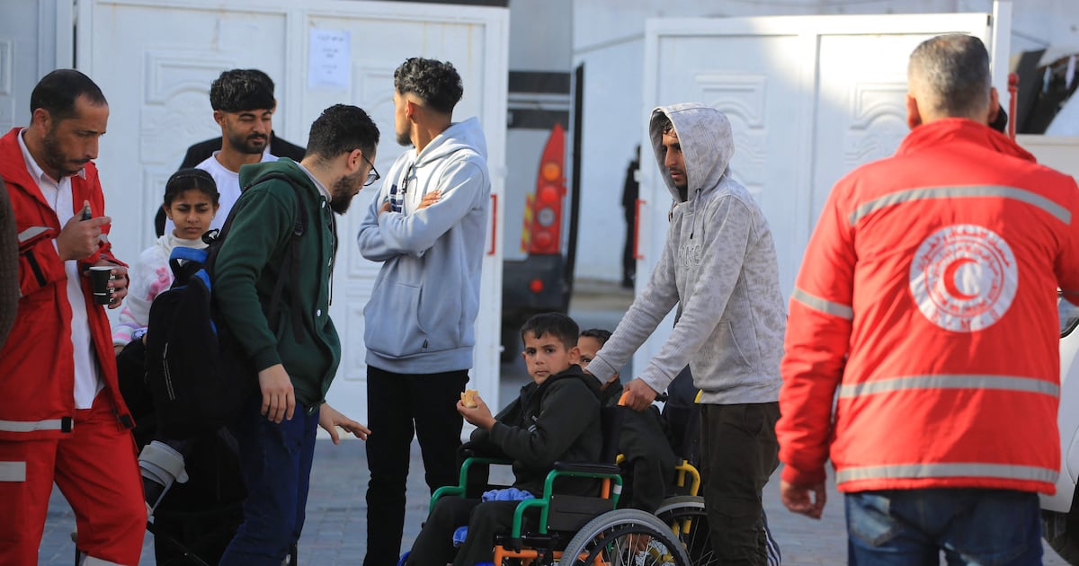 Israel blocks majority of Gazans seeking return home as Rafah crossing ...