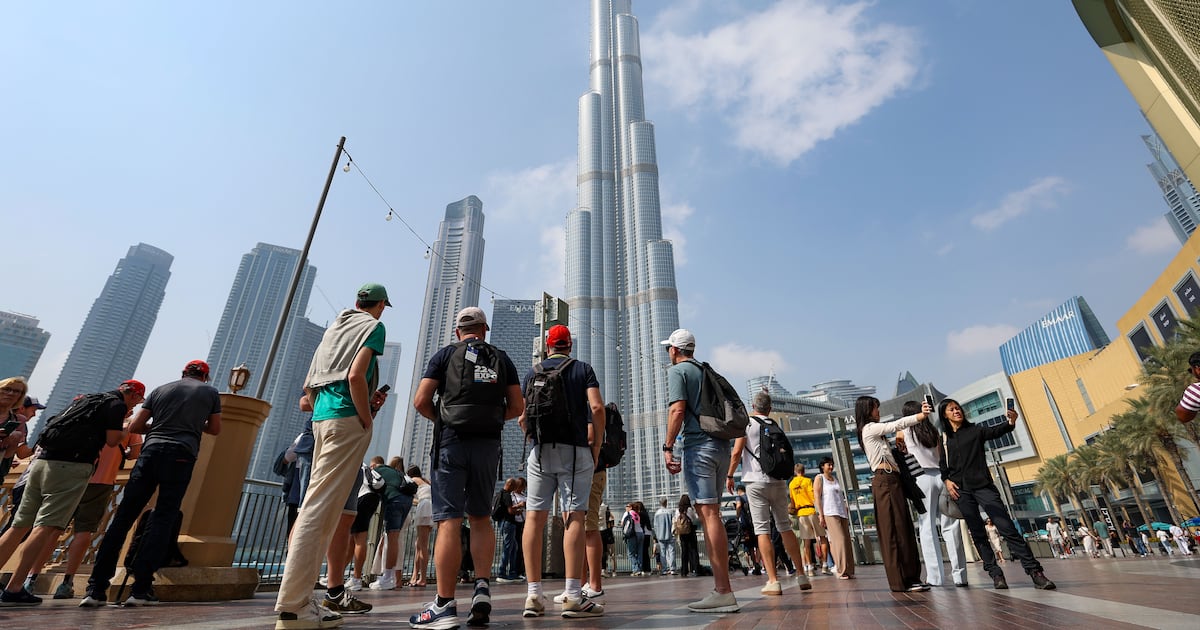 Besucherzahlen in Dubai erholen sich langsam, während Tourismusexperte den Willen der Stadt lobt. Besucherzahlen in Dubai erholen sich langsam, während Tourismusexperte den Willen der Stadt lobt.