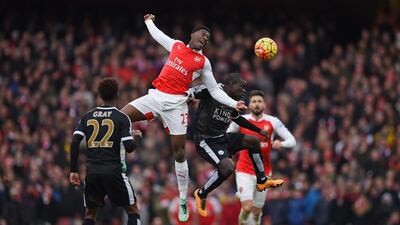 Arsenal’s Danny Welbeck in action with Leicester’s N’Golo Kante. Action Images via Reuters / Tony O’Brien