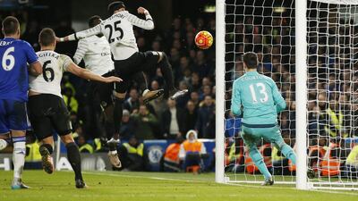 Everton’s Ramiro Funes Mori scores the 3-2 go-ahead goal on Saturday against Chelsea in their Premier League contest. John Sibley / Action Images / Reuters