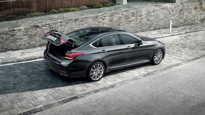 Plenty of space for your golf clubs and luggage in a G80.