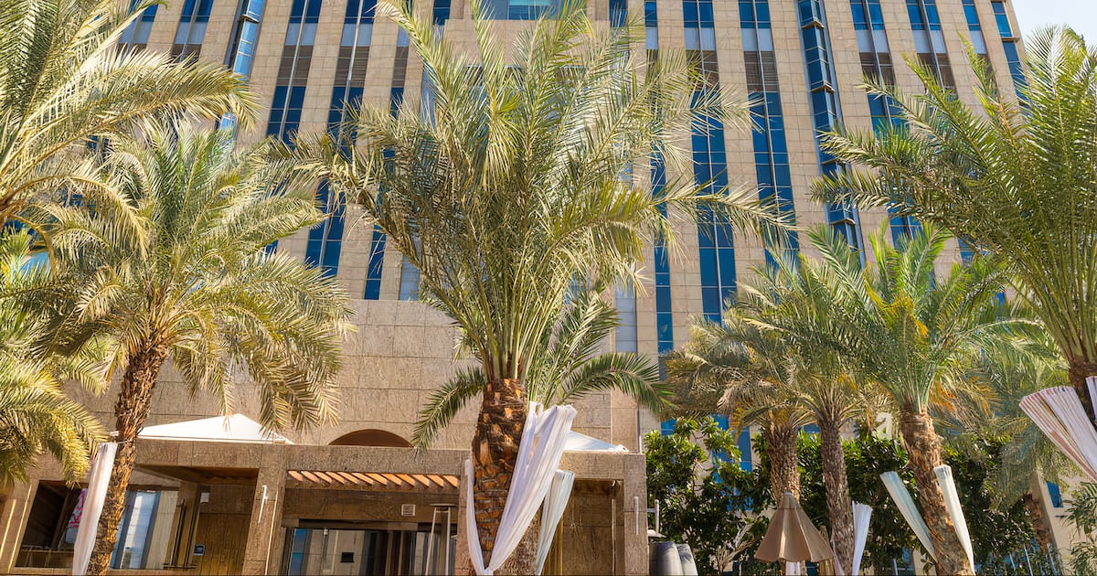 Developer AHS buys Shangri-La hotel in Dubai and plans to launch new ...