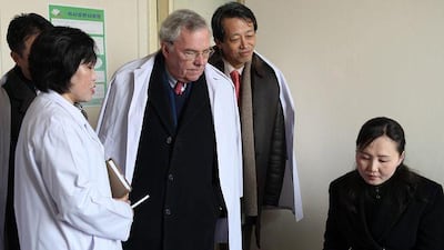 Lynn Pascoe, centre, the UN under-secretary general for political affairs, visits the Pyongyang Maternity Hospital on the final day of his four-day visit to North Korea for talks with the country's senior officials.