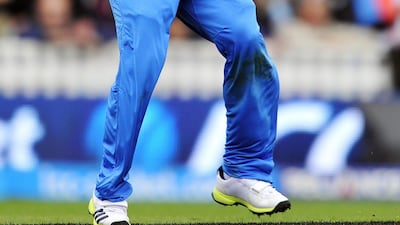 Dinesh Karthik would find himself in an unusual position in the field these days. A wicketkeeper in India's domestic cricket - and the national team's first-choice 'keeper before Dhoni's debut nine years ago - he nonetheless took a catch of Sunil Narine, ???