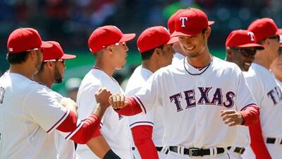 Yu Darvish, right, the Texas Rangers pitcher, retired the first 26 Houston Astros batsman he faced in a match this weekend.