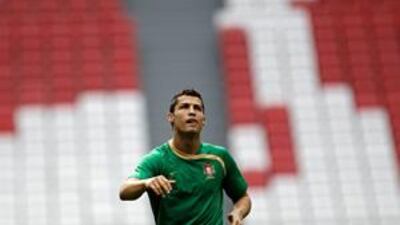 Cristiano Ronaldo has appealed to the Portuguese public to cheer them on against Hungary tonight.
