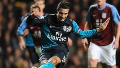 Robin van Persie’s successful penalty against Aston Villa last week was his 34th goal of 2011, leaving him two shy of Alan Shearer’s record.