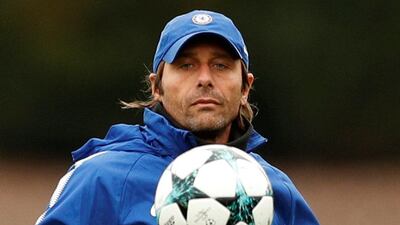 Chelsea manager Antonio Conte oversees the training session. John Sibley / Reuters