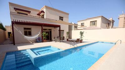 Golf Gardens villas: Q1 no change. 3BR - Dh200-220,000. 4BR - Dh230-280,000. 5BR - Dh300-350,000. Q1 2013-Q1 2014 no change. Sammy Dallal / The National
