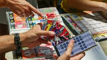 Players, group photos and team crests are represented in the Panini World Cup stickers. The National