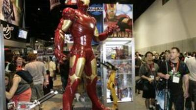 The Entertainment Weekly writer Olivia Mun playfully advises geeks to meet pretty girls at this year's Comic-Con in San Diego, California: "Mistake her for someone from Iron Man 2."