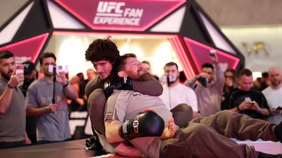 Movsar Evloev takes part in an open workout ahead of his title fight against champion Alexander Volkanovski.