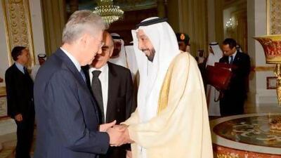 His Highness Sheikh Khalifa bin Zayed al Nahyan, President of the UAE and Ruler of Abu Dhabi, greets Italian Prime Minister Mario Monti. Courtesy WAM