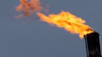 FILE PHOTO: Flames blaze from a chimney at Western Europe's largest liquefied natural gas plant Hammerfest LNG in Hammerfest, Norway, March 14, 2024. REUTERS / Lisi Niesner / File Photo