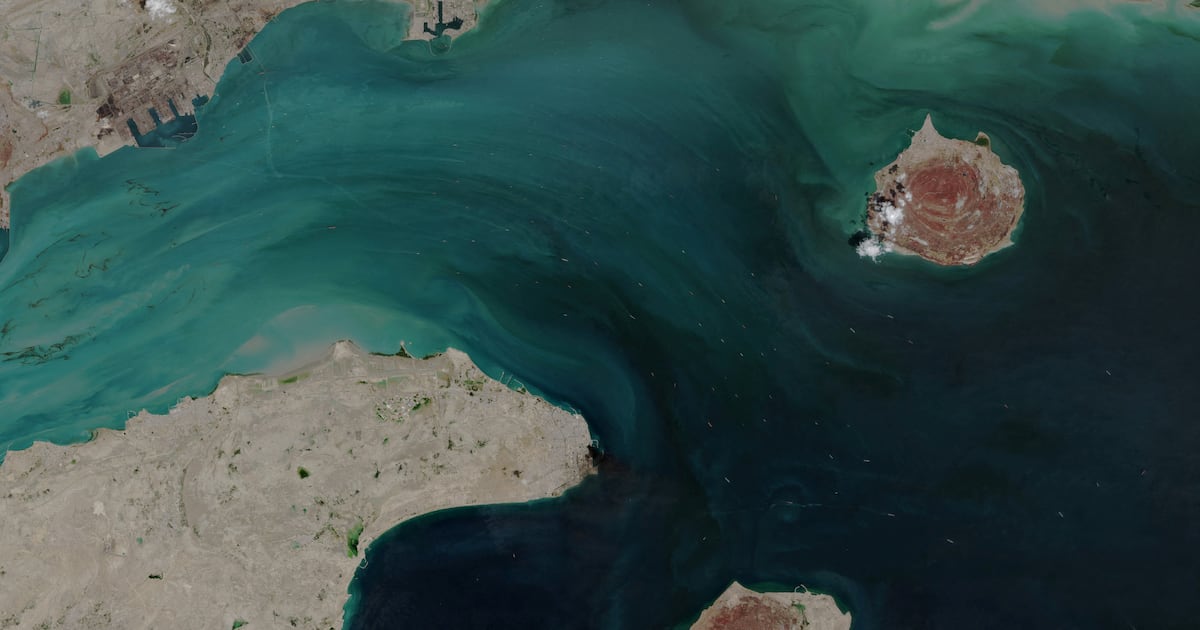 Iran war latest: Chaos in Strait of Hormuz as tankers come under fire from ...