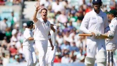 Dale Steyn celebrates taking his fifth wicket as South Africa dismissed England 240 for 10 to win the first Test by an innings and 12 runs. Tom Shaw / Getty Images