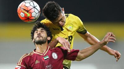 Al Wahda vs Al Wasl team with team unity within the Arabian League Gulf in Dubai ( Ashraf Umra / Al Ittihad)