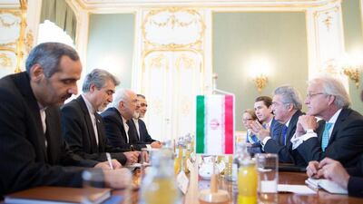 Iranian Foreign Minister Mohammad Javad Zarif (3-L), Austrian President Heinz Fischer (2-R) and Austrian Foreign Minister Sebastian Kurz (3-R) in a meeting in Vienna on 03 July 2015. Georg Hochmuth / EPA