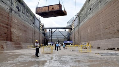 The Miraflores locks western gate during maintenance works. Ed Grimaldo / AFP