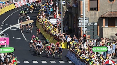 Eventual stage winner Mark Cavendish (5R) of Great Britain approaches the finish line on his way to stage victory during the 190.5km stage six of Le Tour de France from Arpajon- Sur-to Montaubanon July 7, 2016 in Montauban, France. Michael Steele/Getty Images