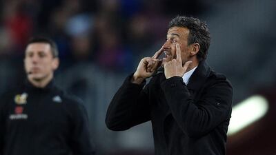 Barcelona manager Luis Enrique gives instructions. Lluis Gene / AFP