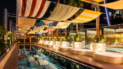 Mama Skypool at night