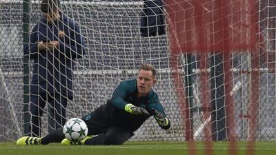 Barcelona goalkeeper Marc-Andre ter Stegen in action during training. Alejandro Garcia / EPA