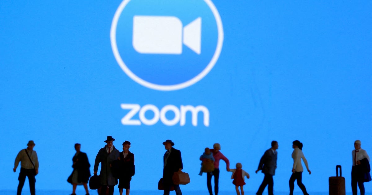 Zoom تطلق الترجمة الصوتية المباشرة، مع وصول اللغة العربية في أواخر عام 2026 | الوطنية