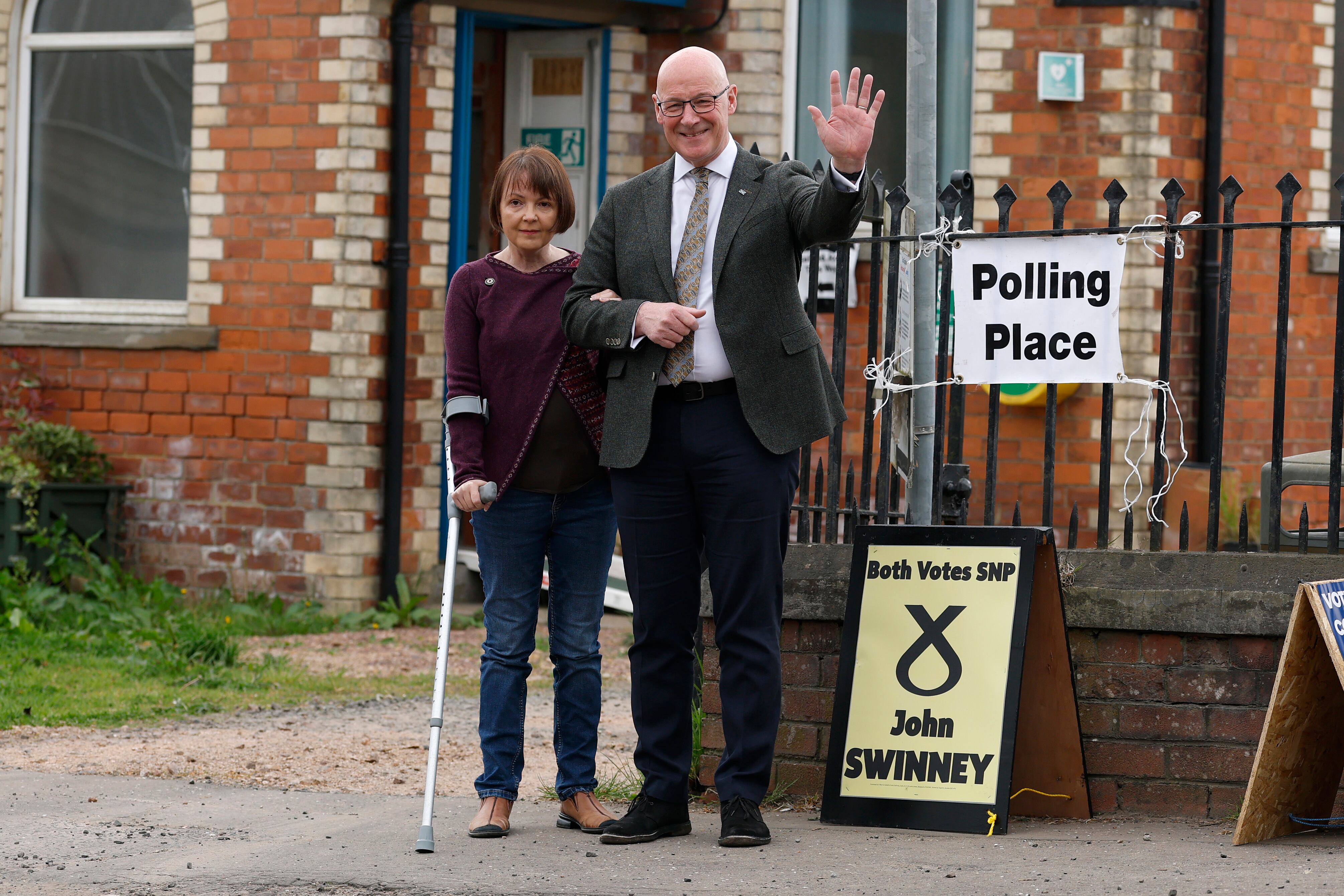 Starmer vows to listen after Labour loses and Reform surges in UK ...