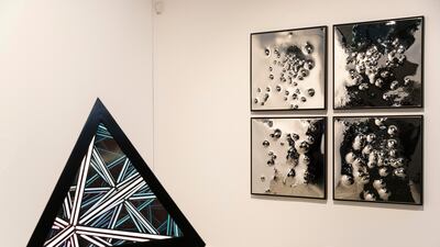 24" Tetrahedron (Jet black)