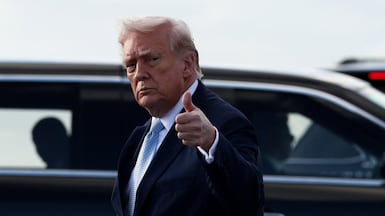 U. S. President Donald Trump gestures as he steps from Air Force One upon his arrival in West Palm Beach, Florida, U. S. , March 20, 2026. REUTERS / Kevin Lamarque