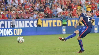 Manchester United's Darren Fletcher scores the winning spot kick in the penalty shootout against Inter Milan in the International Champions Cup in Maryland, USA. AFP