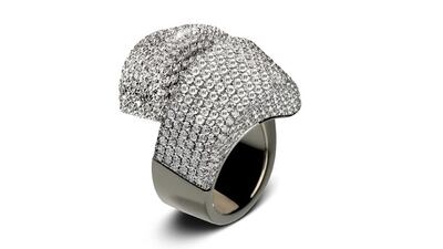 The Kissing ring by Vhernier (Courtesy of Vhernier)