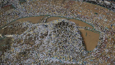 Muslim pilgrims gather on Mount Mercy on the plains of Arafat during the annual Hajj pilgrimage, outside the holy city of Makkah, Saudi Arabia, August 10, 2019. REUTERS/Umit Bektas