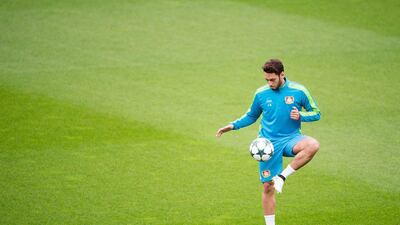Leverkusen midfielder Hakan Calhanoglu attends training. Marius Becker / EPA