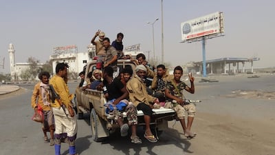 Yemeni pro-government forces gather in the port city of Hodeidah on December 17, 2018. AFP
