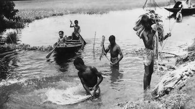 A list of Fireflies' many threads offers a distillation of 20th-century Indian history: the interaction of societal strata ranging from British colonials to Indian peasants and the story of Partition.