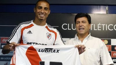 David Trezeguet, left, alongisde River Plate coach Daniel Passarella.