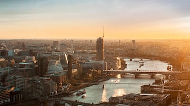 There are several dozen riverbank property developments currently under way in London. AFP
