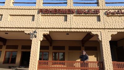 If you happen to be there in the early morning or after 4.30pm, then the best place to start is the fishermen’s majlis, for conversation and reminiscences.