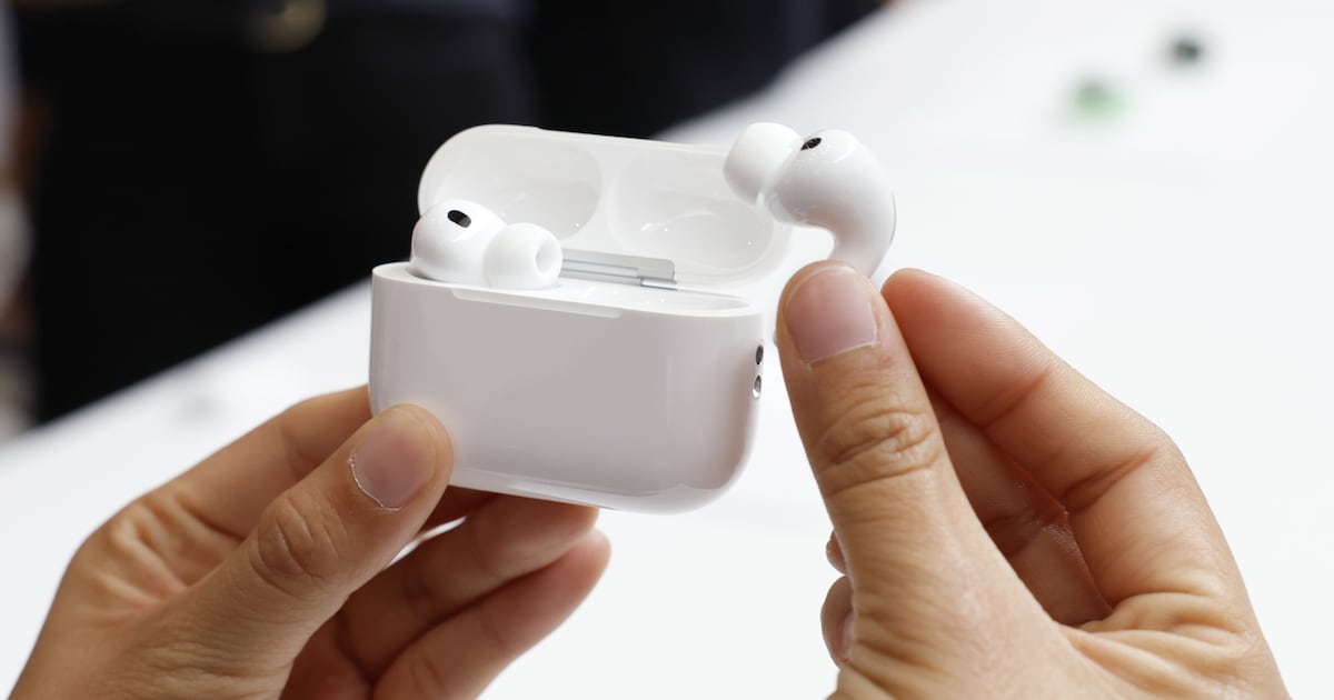 Leaked Apple Video Reveals AirPods With Built-in Cameras