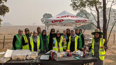 Members of the Australian Islamic Centre distributed food to tired firefighters. Courtesy of Australian Islamic Centre