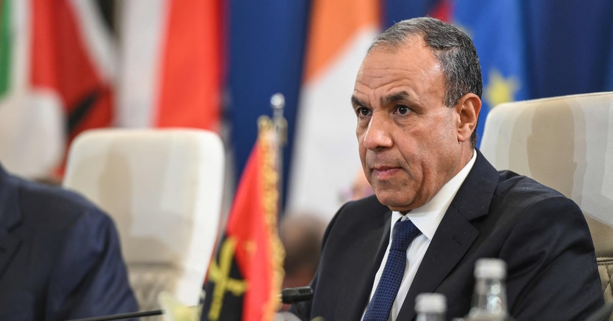 Egyptian and Iranian foreign ministers in talks over solution to end war