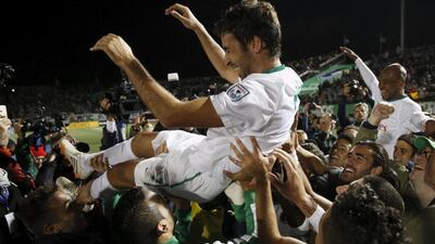 New York Cosmos player Raul Gonzalez celebrates with teammates following their win over the Ottawa Fury for the NASL Championship in Hempstead, New York, November 15, 2015. REUTERS/Brendan McDermid