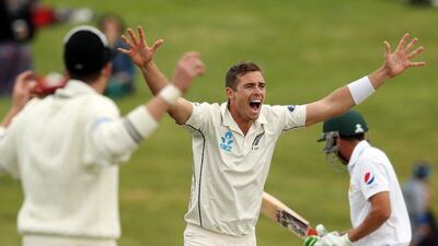 New Zealand's Tim Southee, centre, gets the wicket of Pakistan's Younis Khan, right, a Test match in Hamilton, New Zealand, on November 29, 2016. Michael Bradley / AFP