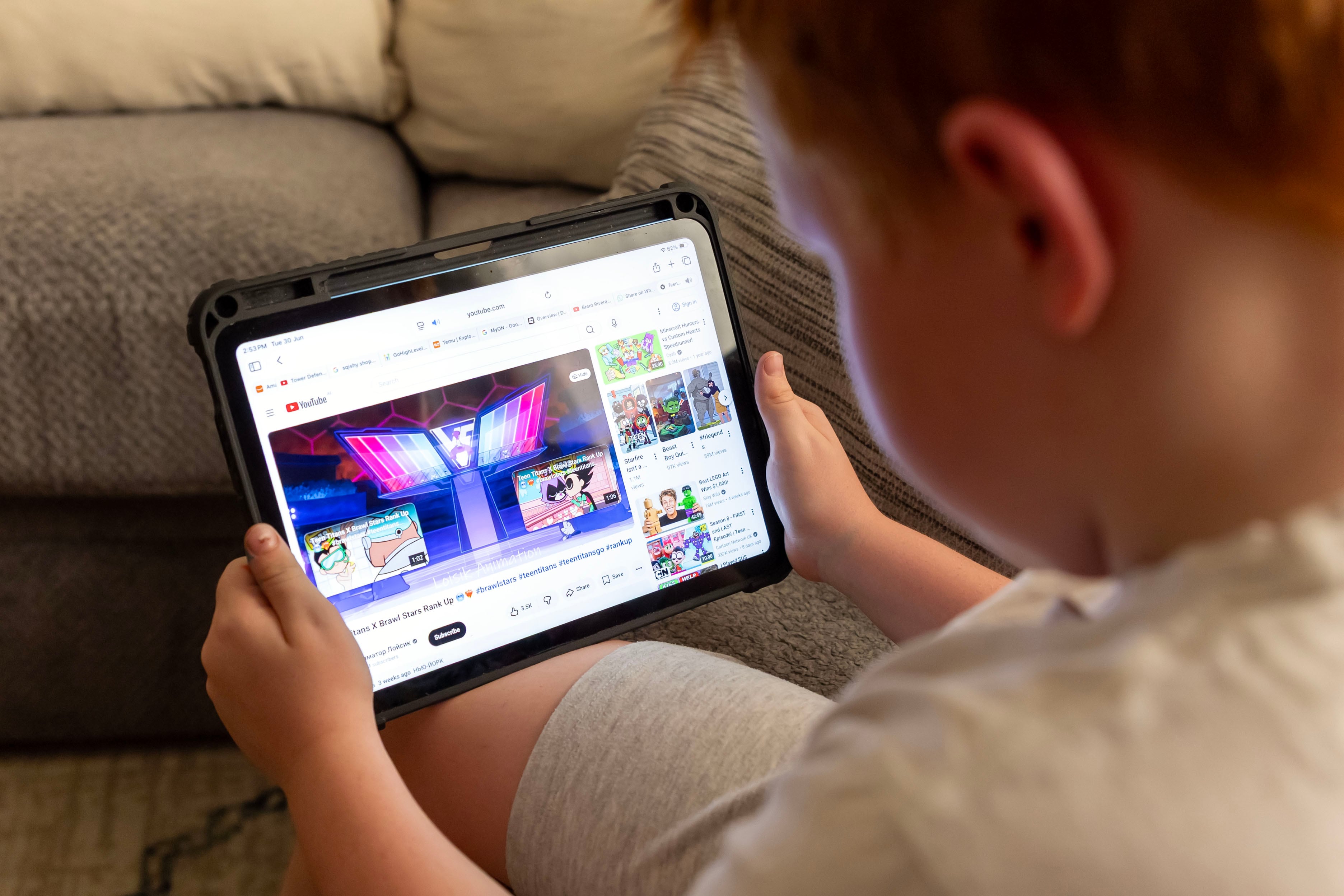 YouTube changes view counting to include videos upon playback start
