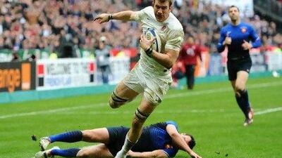 Tom Croft goes over to score his try at Stade de France.