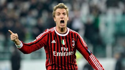 Maxi Lopez, seen in action for AC Milan last year, could be seen in an Al Nasr shirt next season.