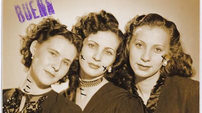 Promotional portrait annotated by the photographer, Alfredo Yazbek from Mexico, 1950s, gelatin silver developing-out paper print. Alfredo Yazbek Collection, courtesy of the Arab Image Foundation